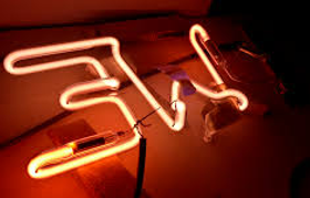 Qu'est-ce qu'une enseigne lumineuse